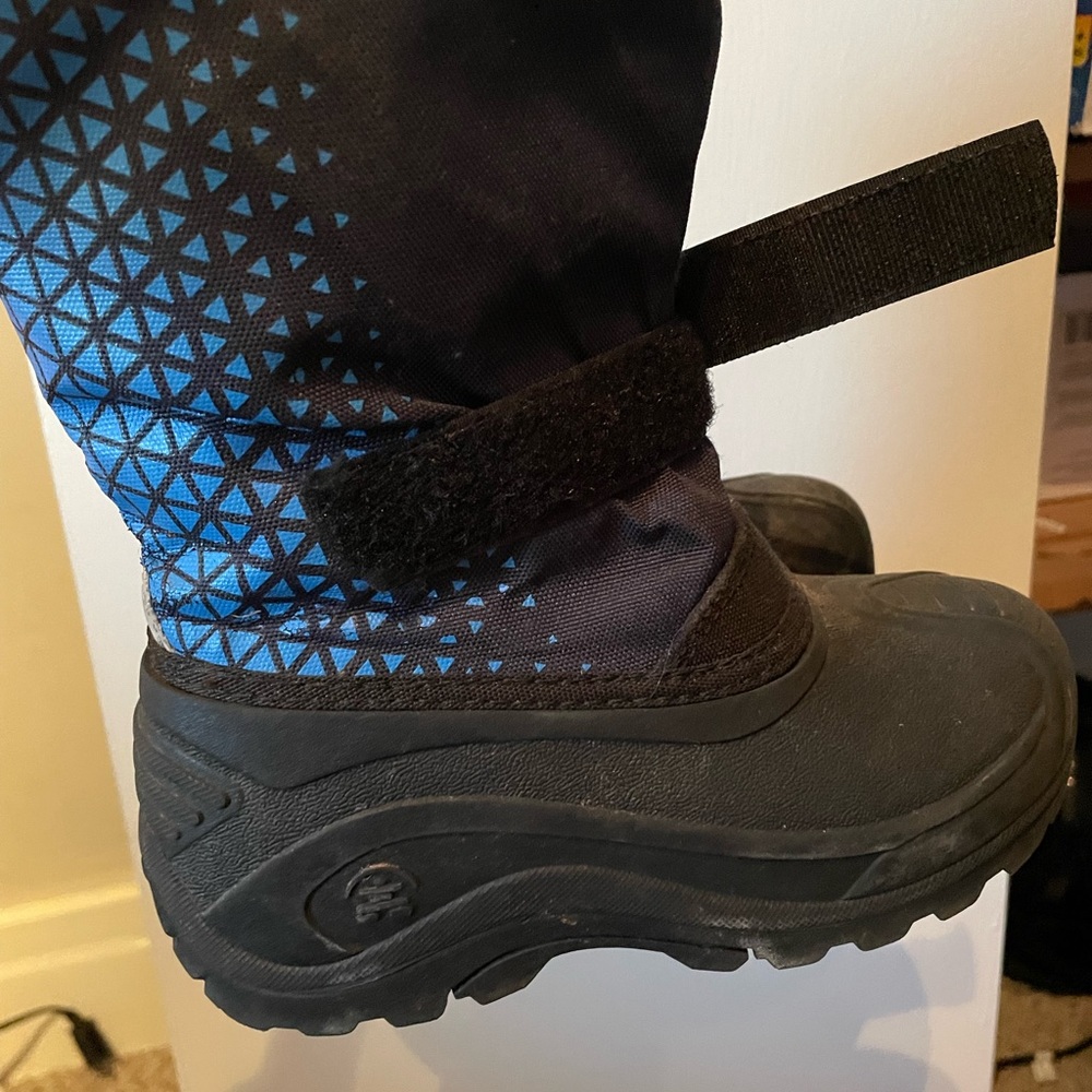 Kamik Snow boots boys size 12 youth